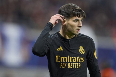 Xabi Alonso biletini kesti! Real Madrid yıldız isimle yollarını ayırıyor...