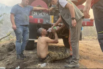 Eskişehir'de yangından son anda kurtarılan orman işçisi: Her yerime su dökün