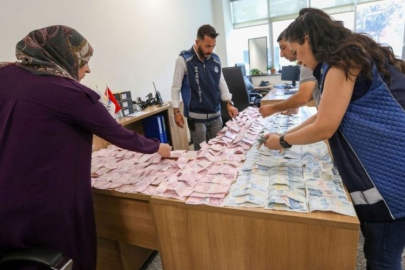 Dilencinin üzerinden öyle bir para çıktı ki! Say say bitmedi...