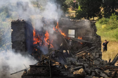 Antalya'da Orman Yangını: 50 Dekar Alan Zarar Gördü