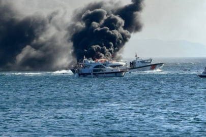 Erdek açıklarında lüks yat alev alev yandı!