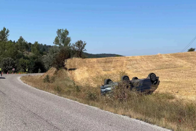 Kastamonu'da Kontrolden Çıkan Otomobil Şarampole Takla Attı: 3 Yaralı