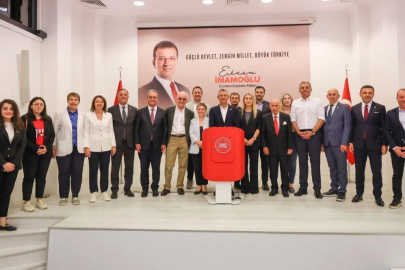 CHP'den tepki çeken eylem: Atatürk portresinin yerine İmamoğlu resmi koyuldu