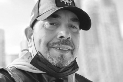 Ünlü yazar hayatını kaybetti!