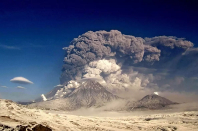 8.8'lik depremle sarsılan Rusya'ya bir şok daha!
