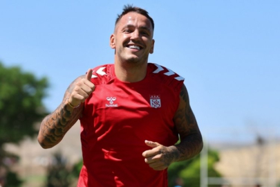 Al-Sharjah, Rey Manaj'ı kadrosuna kattı