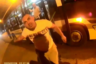 Bursa'da yol verme tartışması! Üzerine yürüdü...