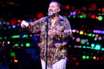 Ata Demirer Harbiye'de sevenleriyle bir araya geldi