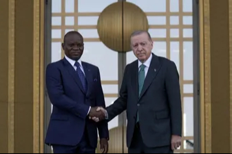 Cumhurbaşkanı Erdoğan, Gabon Cumhurbaşkanı'nı resmi törenle karşıladı