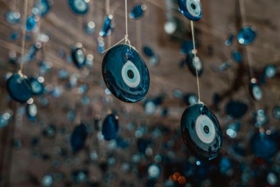 Nazar değdiğini nasıl anlarız? Nazarın belirtileri neler?