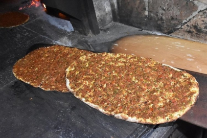 Bursa'da gıda skandalı! Lahmacun diye bakın ne yedirmişler...