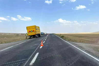 Akyaka'da Trafik Kazası: Maddi Hasar Oluştu