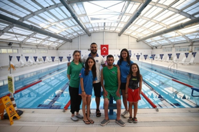 Bursalı yüzücüler başarıdan başarıya koşuyor