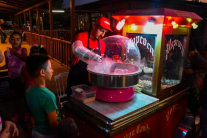 Gemlik'te çocuklara açık hava sinema keyfi