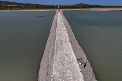 Kuraklık ile suların çekilmesi, eski İzmir-Çeşme yolunu ortaya çıkardı