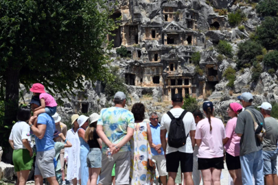 Antalya turizmde rekor tazeledi