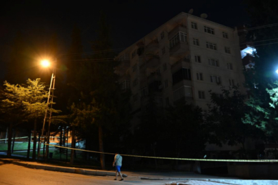 Kolonlarından ses gelen 18 daireli bina boşaltıldı...