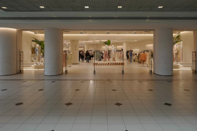 Ünlü giyim devine yasak!