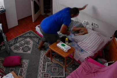 2 saat boyunca yatalak annesini dövmüş!