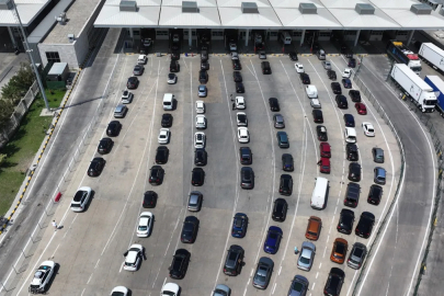 Gurbetçiler dönüş yolunda: Tatili biten gurbetçiler ağlayarak gitti