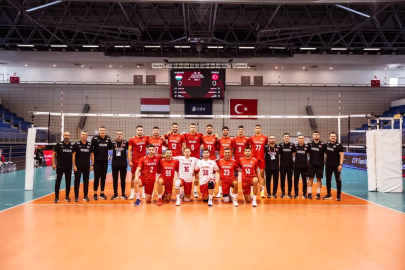 A Milli Erkek Voleybol Takımı Macaristan'ı 3-0 Geçti