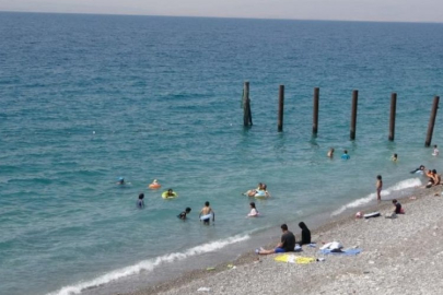 Göl kıyısındaki ilk ve tek mavi bayraklı plajı! Şifa dağıtıyor