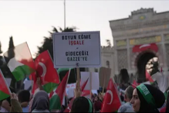 İstanbul tek yürek: "Gazze'ye Umut Işığı Ol" yürüyüşü başladı