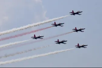 Trabzon'da Türk Yıldızları'ndan görsel şölen: Gösteri uçuşu yapıldı