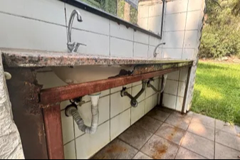 Antalya'da kadınlar plajında kirlilik ve bakımsızlık şikayeti