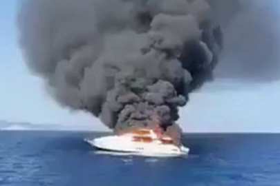 İbiza açıklarında lüks yat yandı