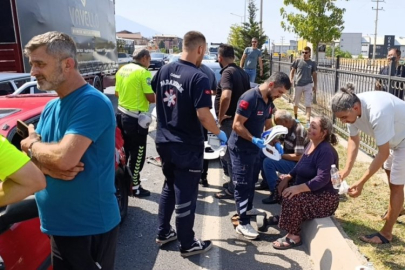 Bursa'da kırmızı ışıkta kaza! Yaralılar var