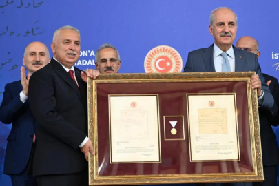 TBMM'de Trabzon'a İstiklal Madalyası törenle verildi