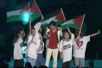 Ebo Gazze'yi unutmadı: Sahne öncesi 'Özgür Filistin' sloganları