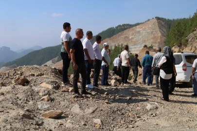 Adana'da 5 kişinin öldüğü yolda vatandaşlar nöbette: Bu yolu acilen bitirin