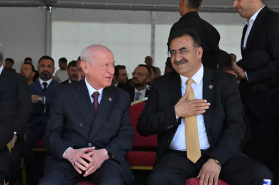 Malazgirt'teki programa damga vuran kare: Bahçeli'nin yanındaki isme dikkat