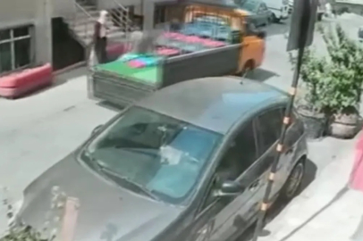 İstanbul'da domates kavgası: Seyyar satıcı kadına çarptı