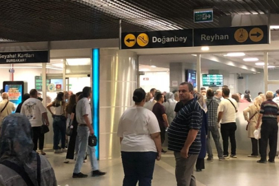 Bursa'da kuyruğun ucu bucağı yok! Altgeçitte başladı, dışarı uzandı...