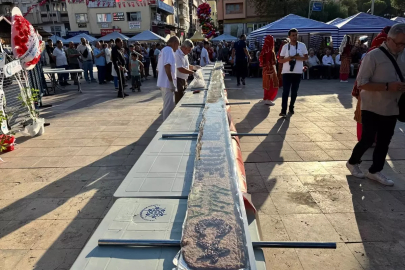 Karacasu'da 36. Afrodisyas Festivali'nde Rekor Uzunlukta Pide Hazırlandı