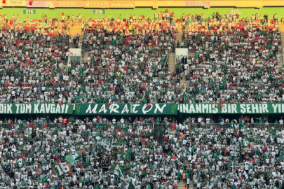 Bursaspor taraftarları stadı doldurdu!