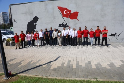 Zafer ruhu, Şehitlik Abidesi duvarlarına yansıtıldı