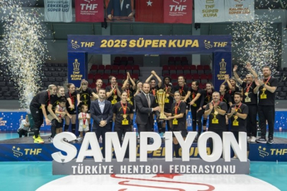 Bursa'dan bir büyük zafer daha! Hentbolda süper kupa geldi...