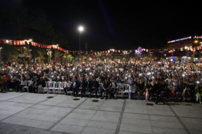 İnegöl Zafer Bayramını Riva Orkestrasıyla Kutladı