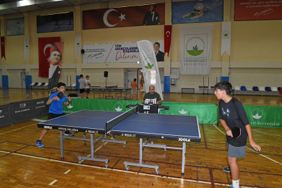 Minik raketler Osmangazi’de kıyasıya mücadele etti