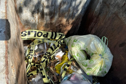 Bebeğini çöpe atıp alışverişe gitti!