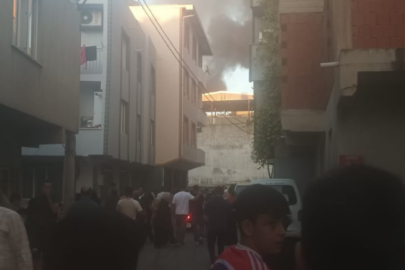 Bursa'da çatı katında yangın! Ekipler olay yerinde...