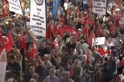 CHP İstanbul'a kayyum sonrası ilk miting: On binler Zeytinburnu'na akın etti