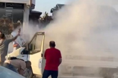 Alevlere teslim olan kamyonetteki yangına kolayla müdahale ettiler