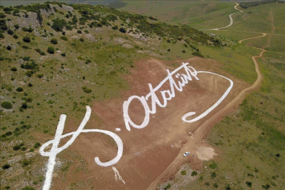 Bursa'da bulunan dünyanın en büyük Atatürk imzası yenileniyor...