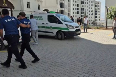 'Yasak aşk' iddiası kan akıttı! Başkomiser, eşinin yanındaki şahsı öldürdü...