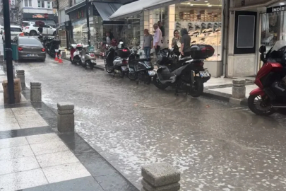 Bandırma'da sağanak yağış: Trafikte aksamalara neden oldu